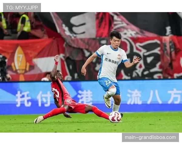 杨希抢断数据位列本土前三 海港右路攻防因新援加盟得到补强 杨希抢断数据位列本土前三 海港右路攻防因新援加盟得到补强